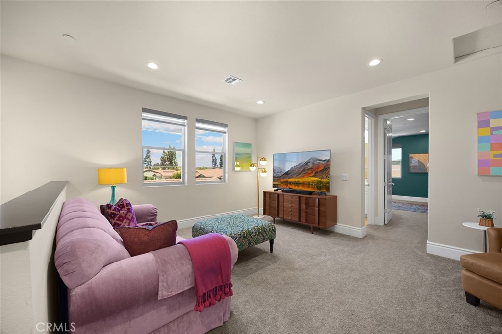 3692 Glorietta Place Property Photo 16
