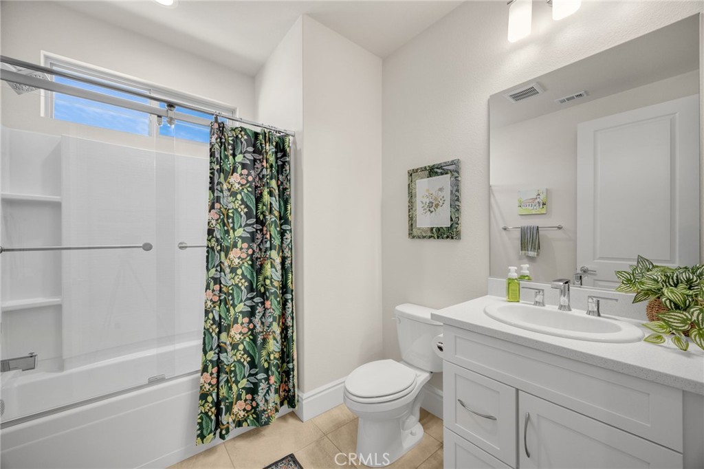 3692 Glorietta Place Property Photo 18