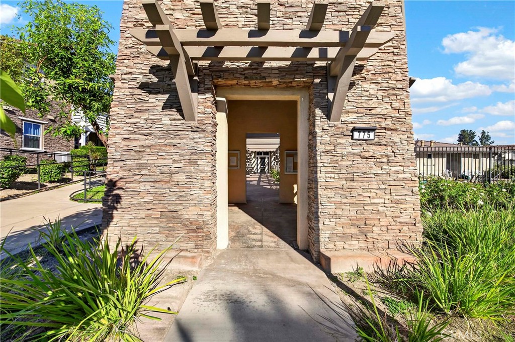 735 Francesca Drive 202 Property Photo 32