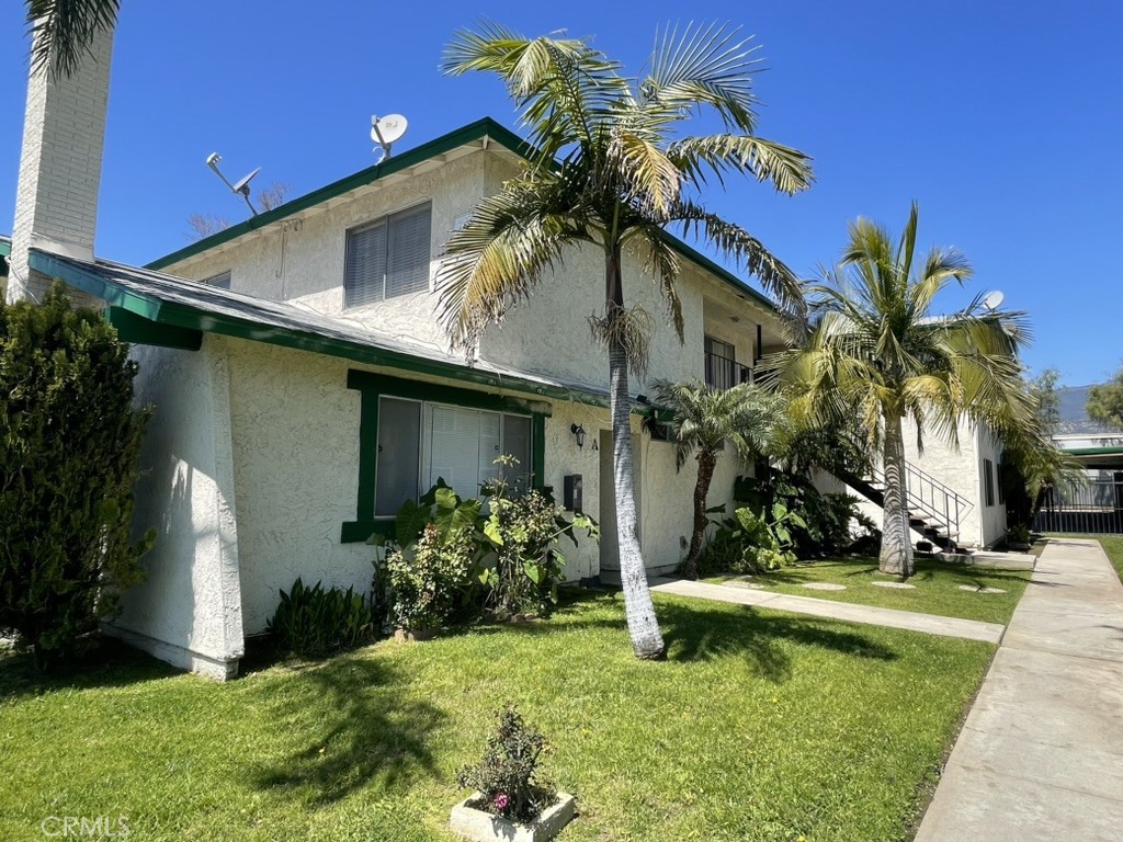 2042 E 19th