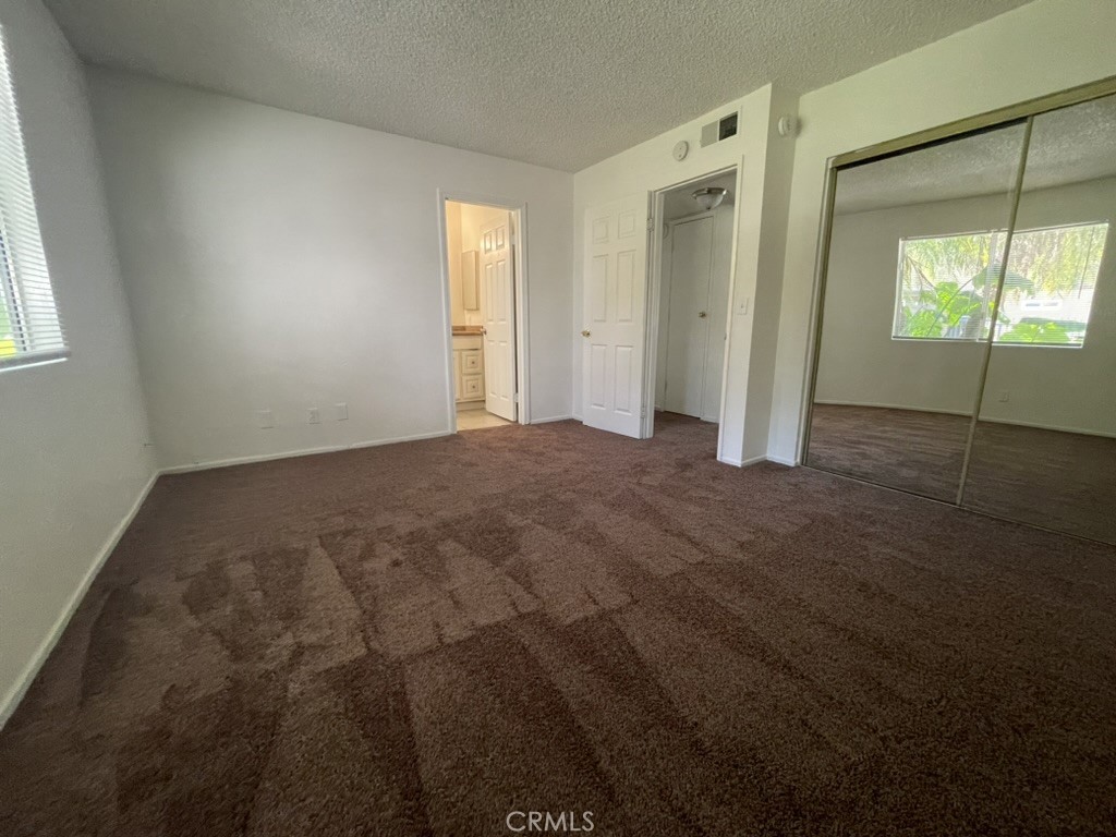 2042 E 19th Property Photo 10