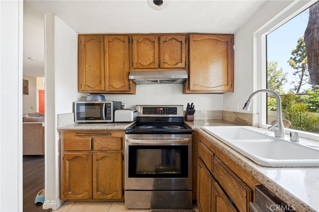 905 Hyde Court Property Photo 16