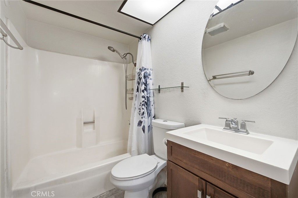 905 Hyde Court Property Photo 25