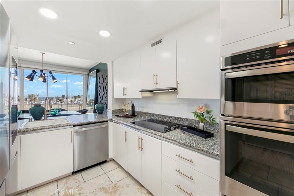 850 E Ocean Boulevard 205 Property Photo 18