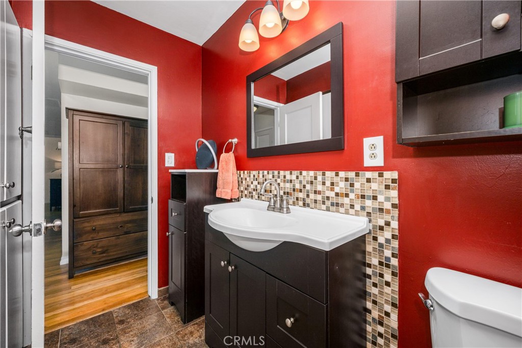5922 Hayter Property Photo 18