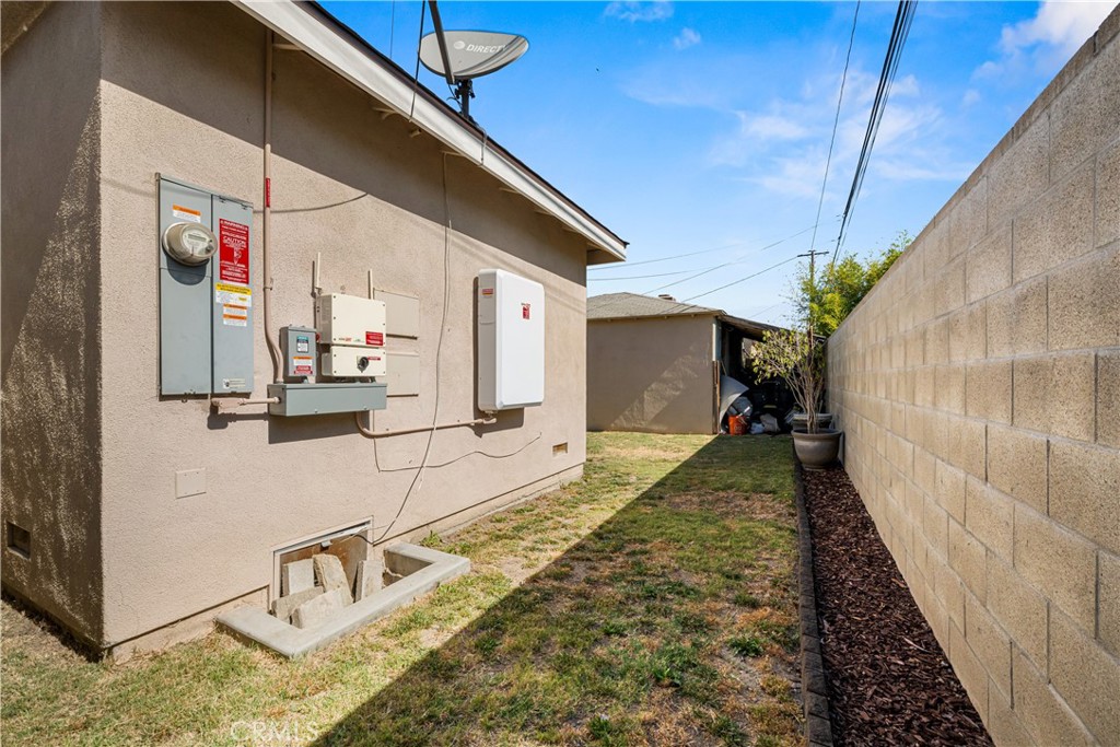5922 Hayter Property Photo 38