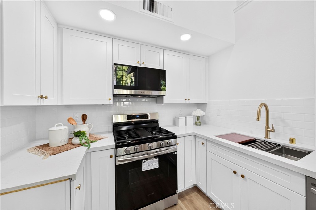 20745 E Crest Property Photo 14