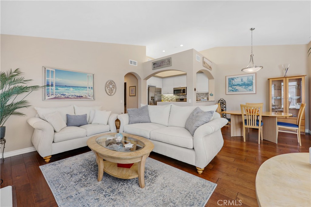 7 Emeraude Property Photo 6