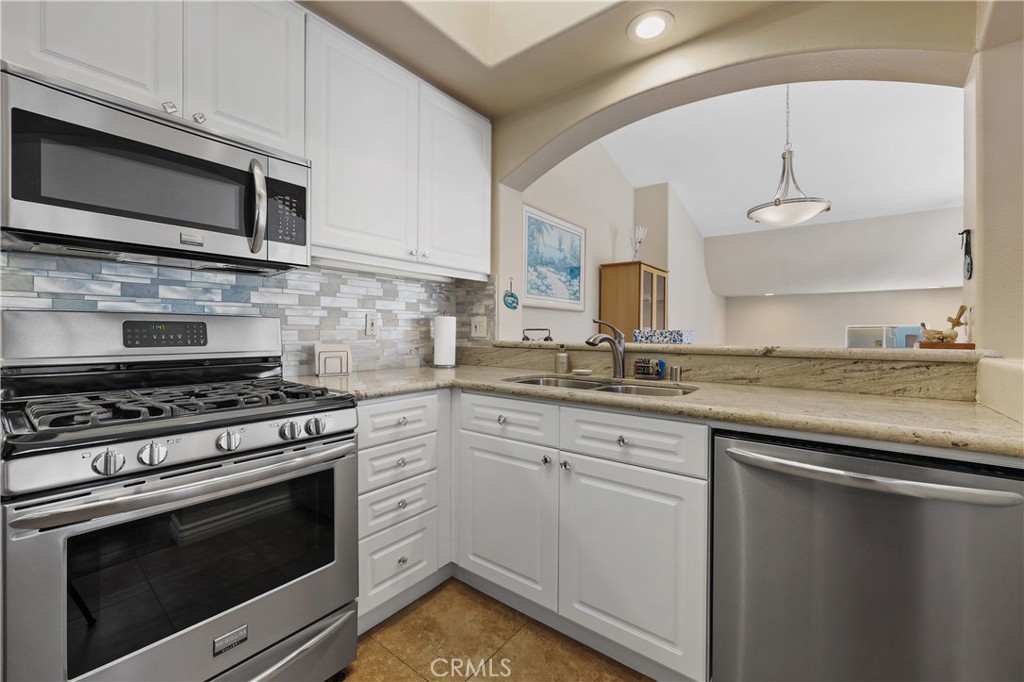 7 Emeraude Property Photo 10