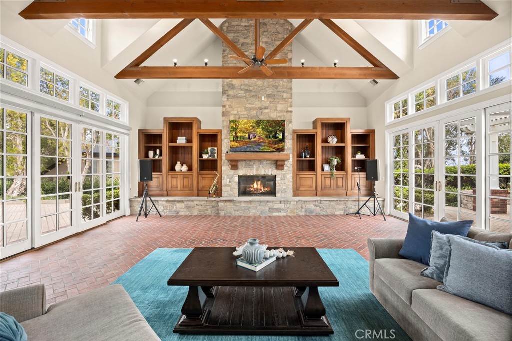 2061 Skyline Drive Property Photo 21
