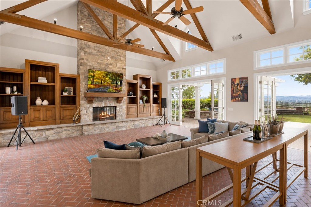 2061 Skyline Drive Property Photo 22