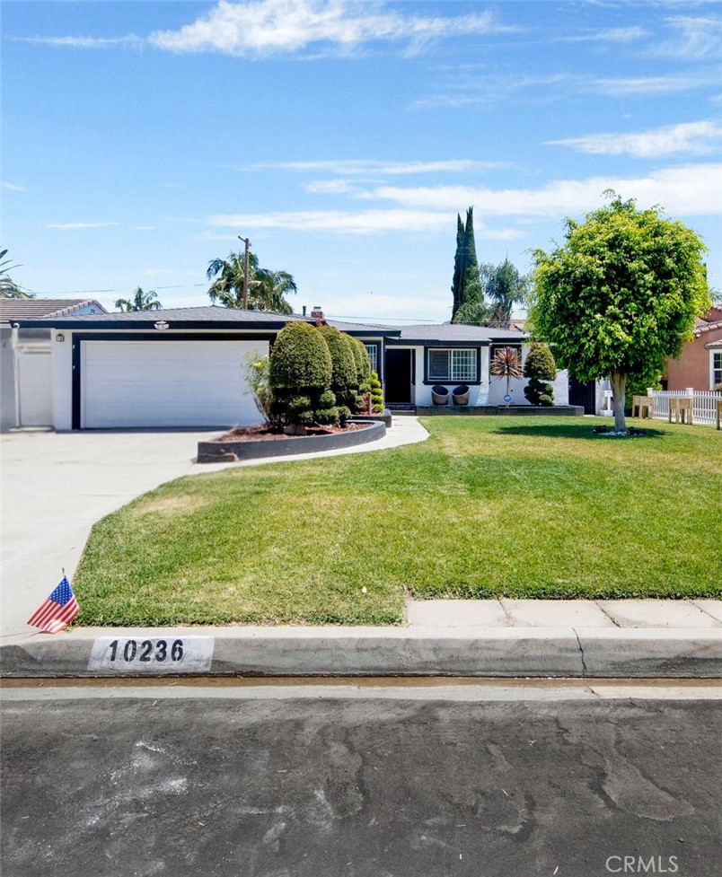 10236 Mattock Avenue Property Photo 3