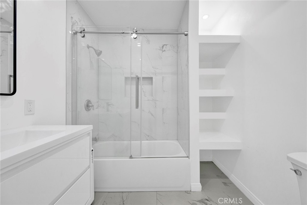 10236 Mattock Avenue Property Photo 10