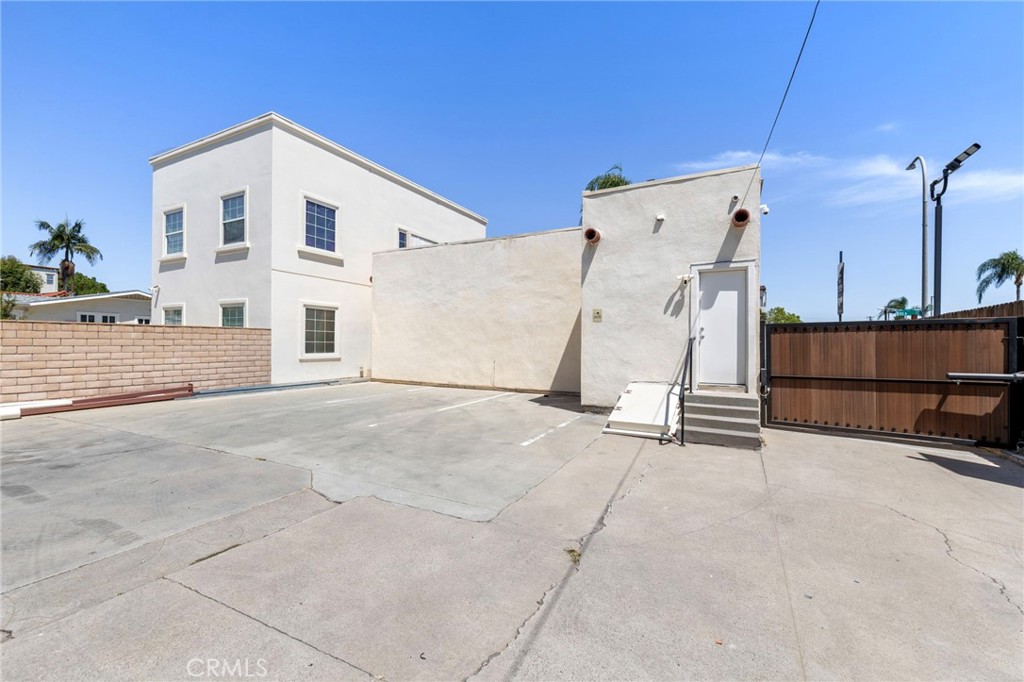 543 S Brea Property Photo 2