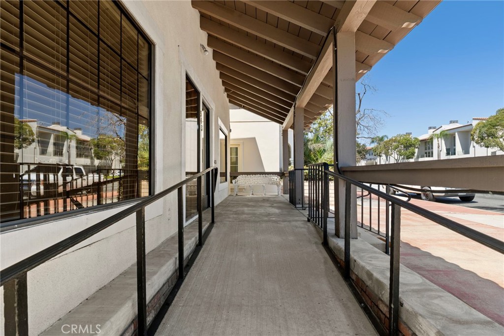 543 S Brea Property Photo 5