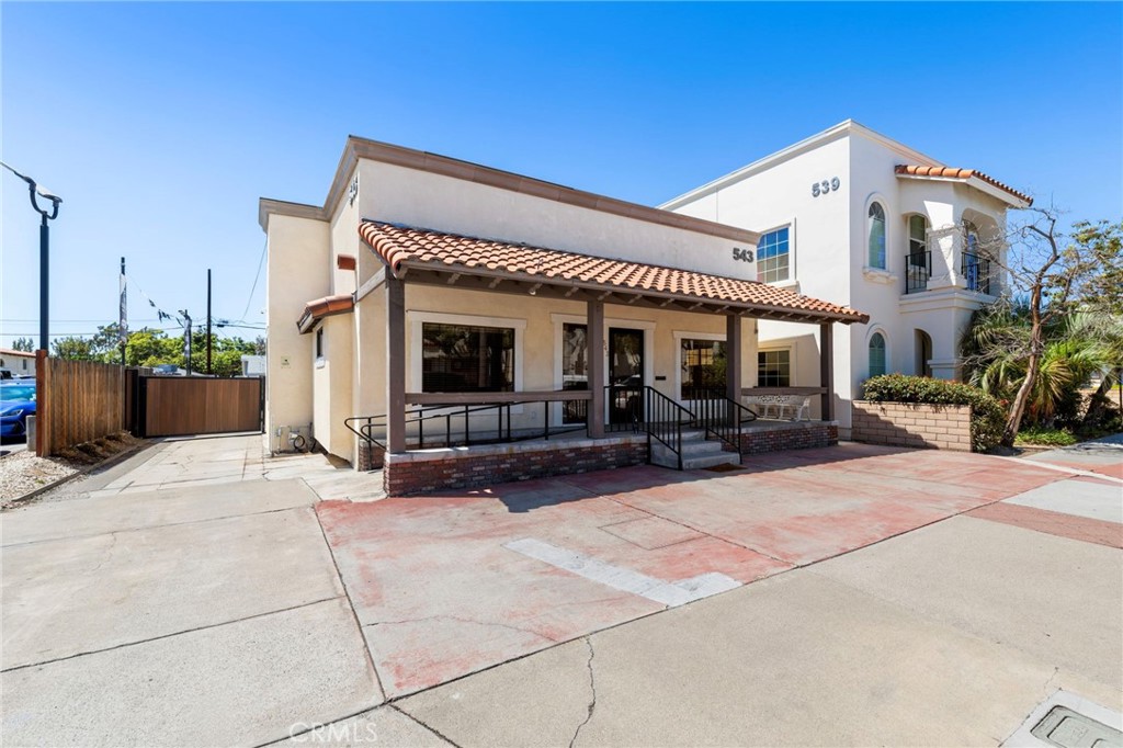 543 S Brea Property Photo 6
