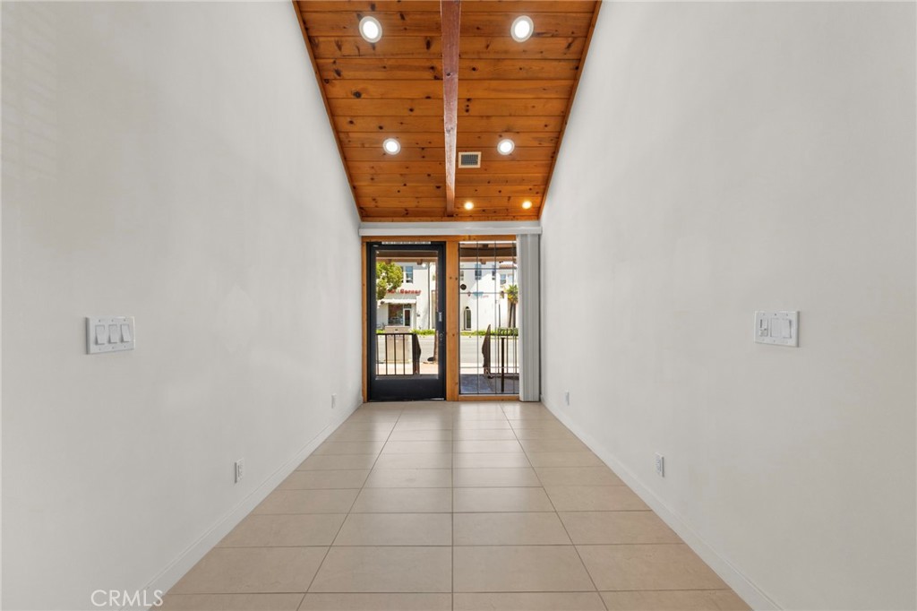543 S Brea Property Photo 8