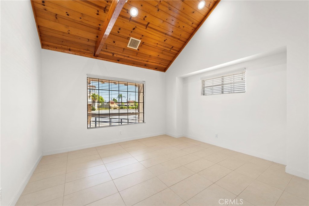 543 S Brea Property Photo 9