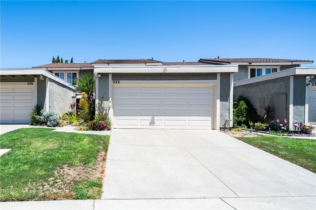 232 Aqueduct Dr Property Photo 1