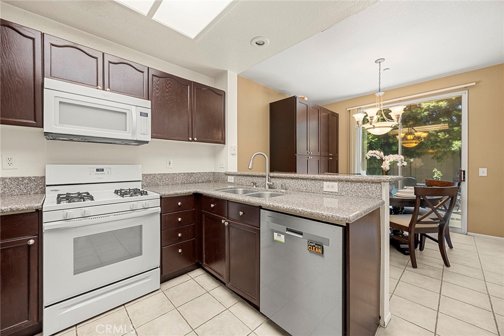 3423 E White Chapel Court E Property Photo 9