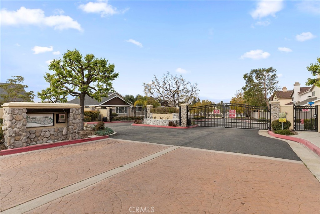 3423 E White Chapel Court E Property Photo 34