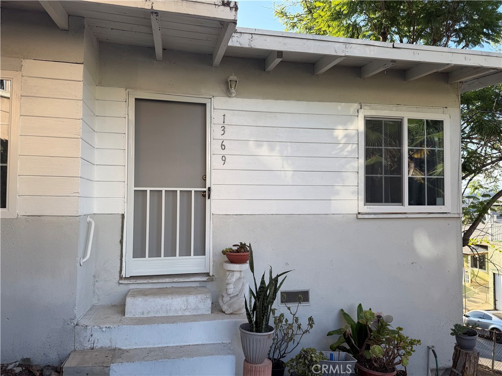 1369 Volney Property Photo 1