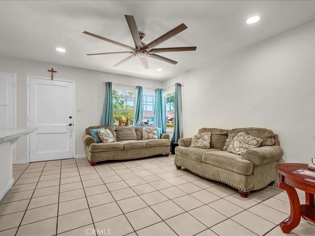 5072 Gardenia Property Photo 6