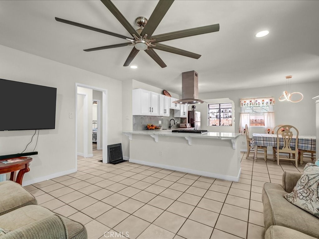 5072 Gardenia Property Photo 8