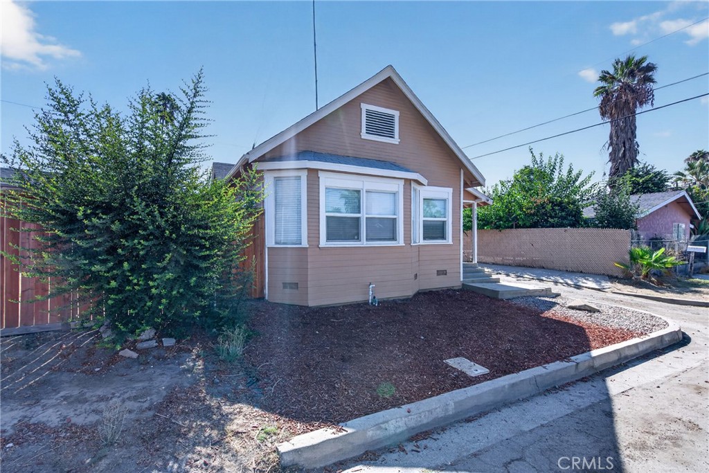 983 Wall Avenue Property Photo 3