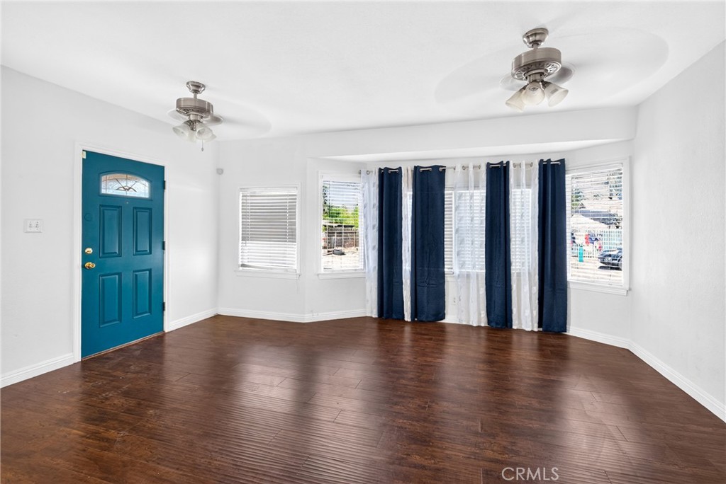 983 Wall Avenue Property Photo 8