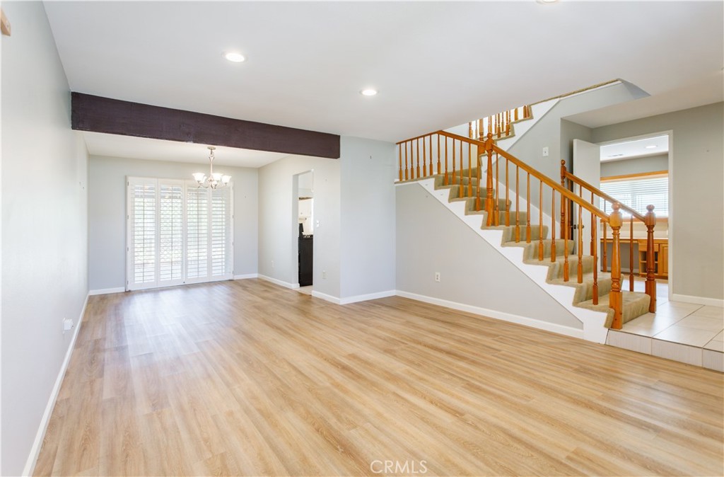 23728 President Property Photo 5
