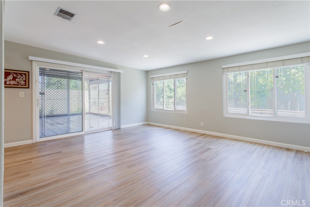 23728 President Property Photo 15