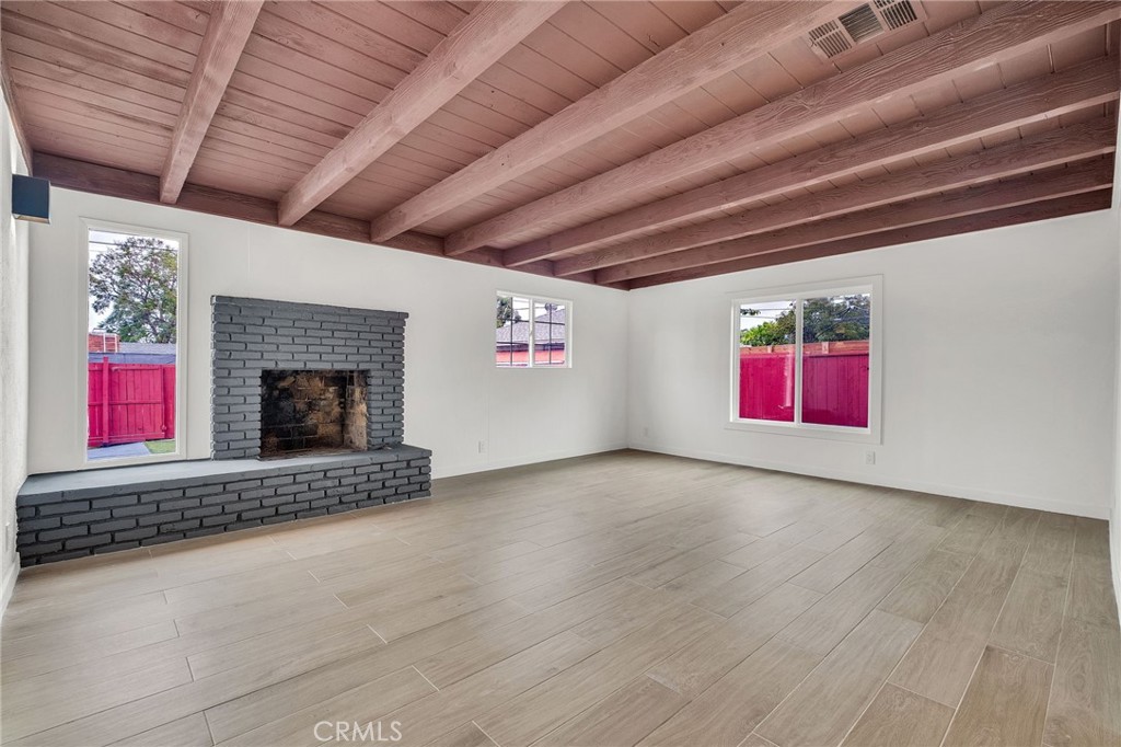 20756 Saticoy Street Property Photo 3