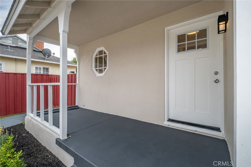 20756 Saticoy Street Property Photo 7