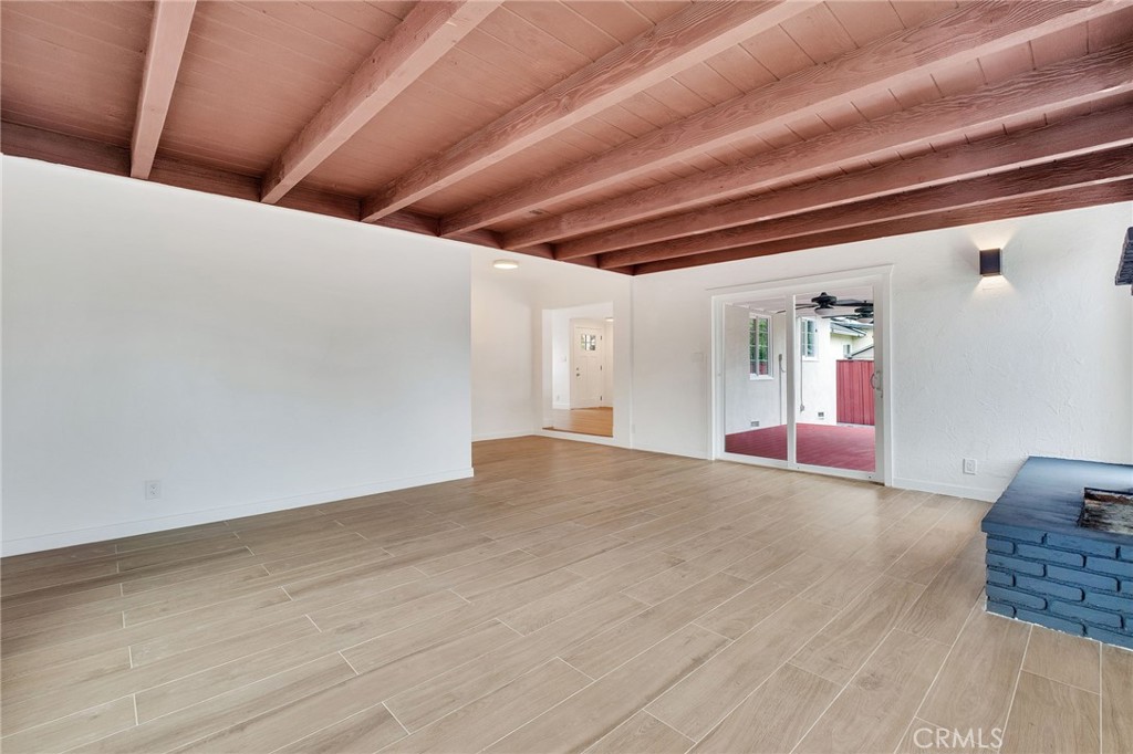 20756 Saticoy Street Property Photo 8