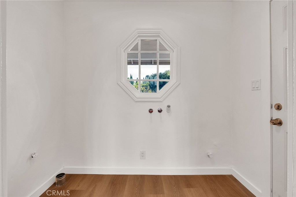 20756 Saticoy Street Property Photo 11