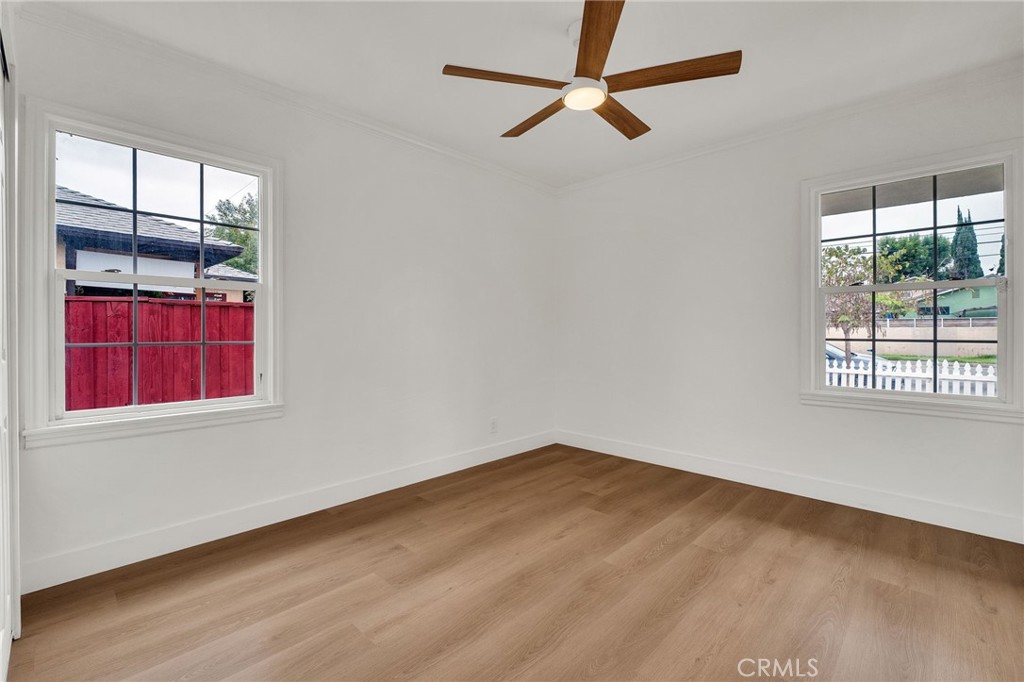 20756 Saticoy Street Property Photo 28