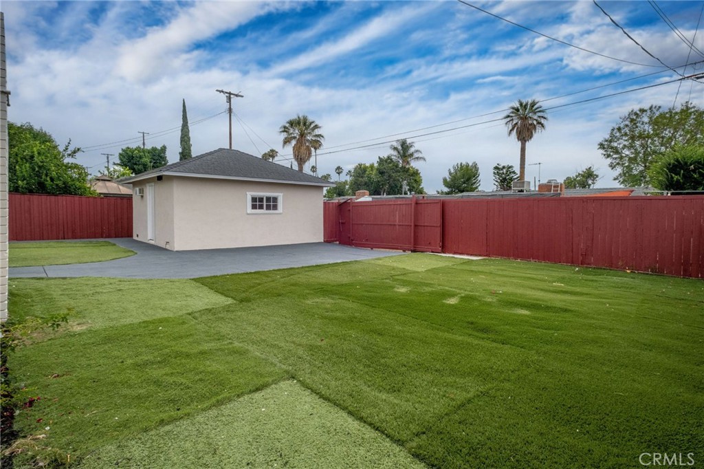 20756 Saticoy Street Property Photo 36