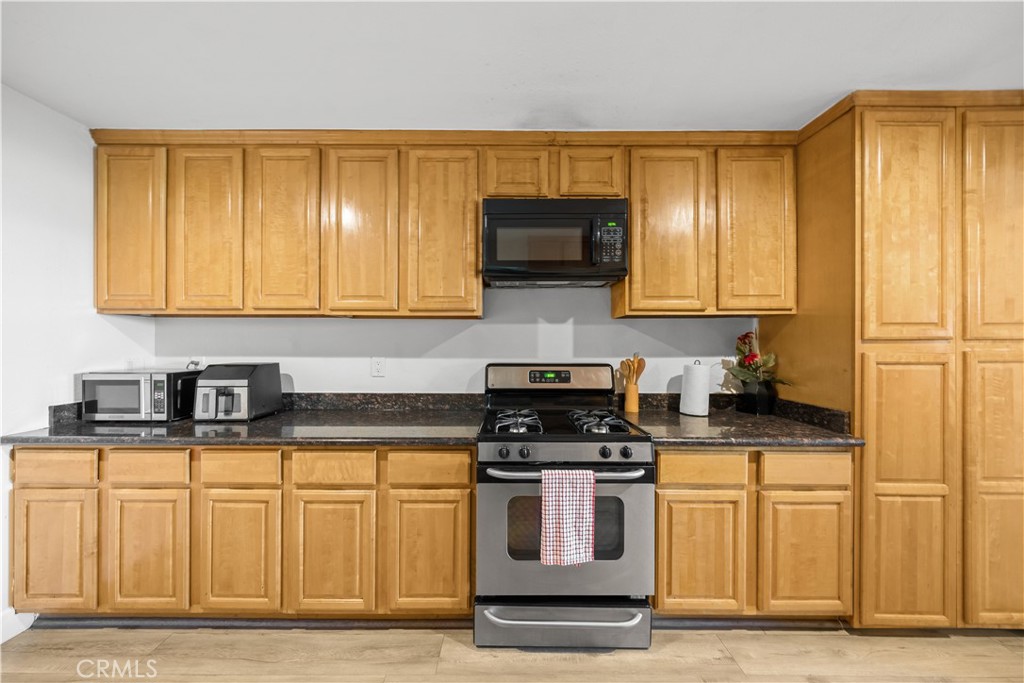 18319 Norwalk Boulevard Property Photo 8