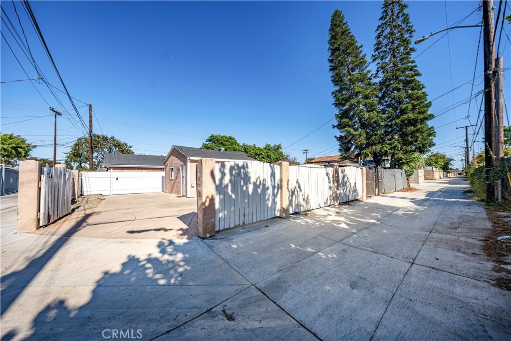 18319 Norwalk Boulevard Property Photo 28