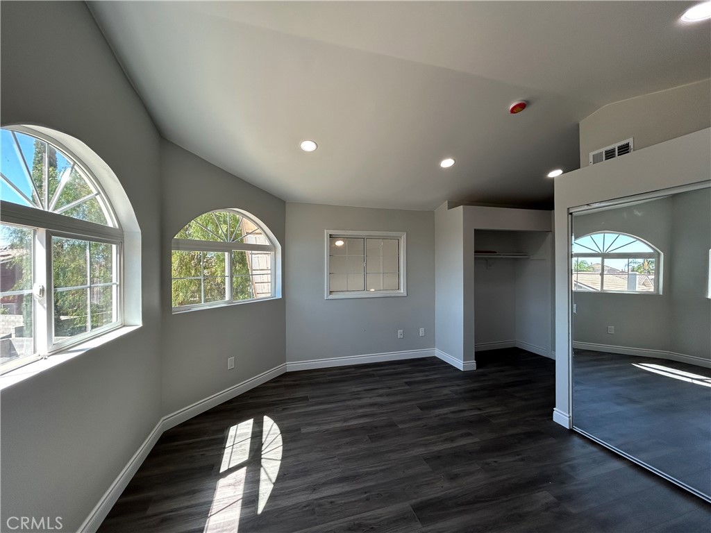 24413 Dyna Pl Property Photo 6