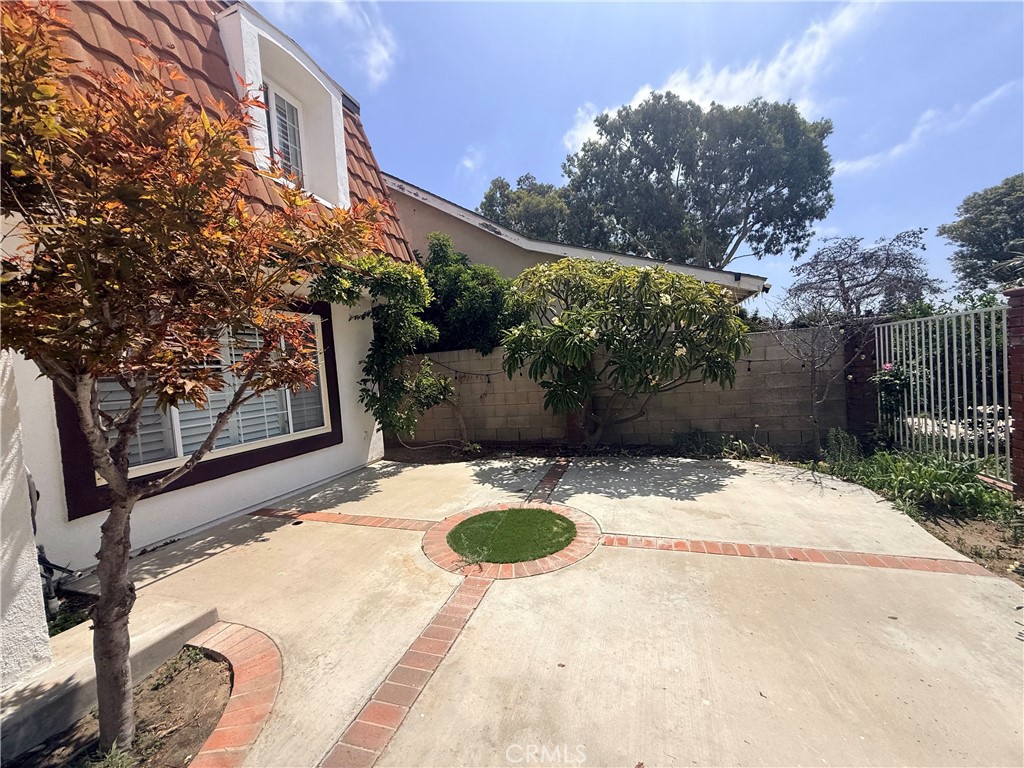 11335 Carob Property Photo 4