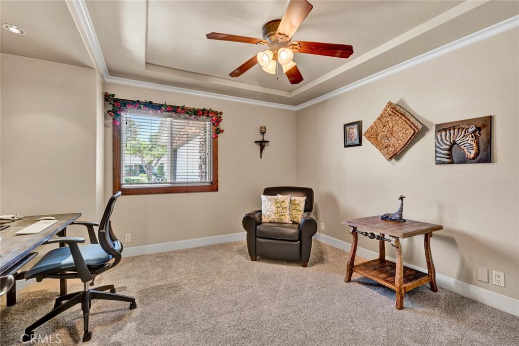 582 S Nutwood Street Property Photo 14