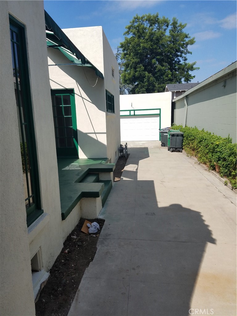 454 S Glassell Property Photo 3
