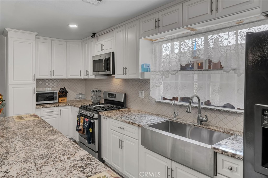 3559 Ferndale Property Photo 2