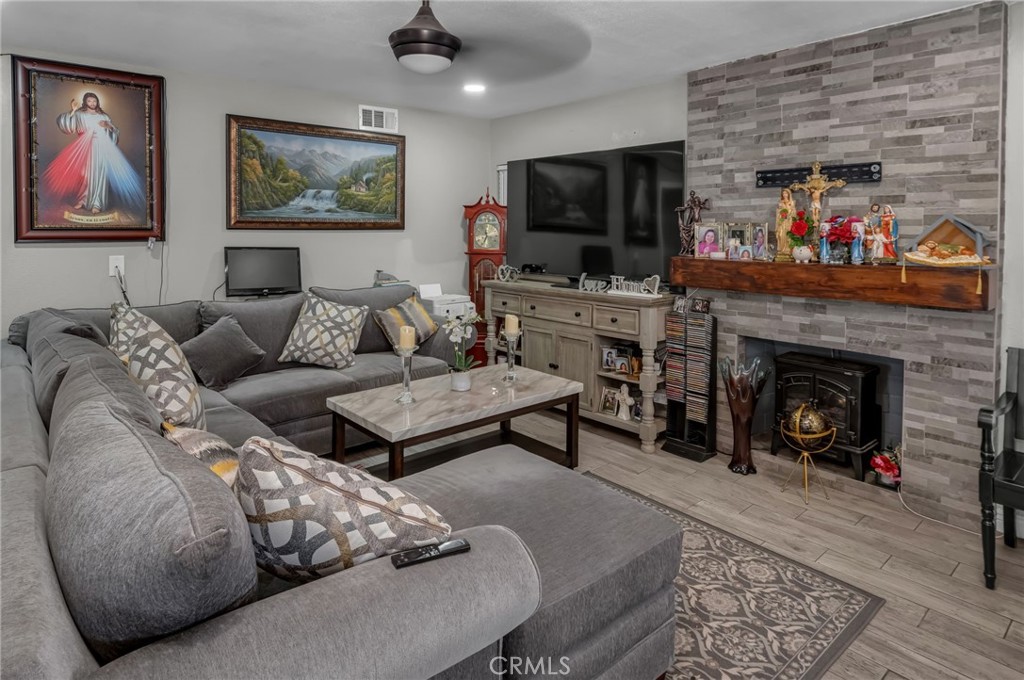 3559 Ferndale Property Photo 9