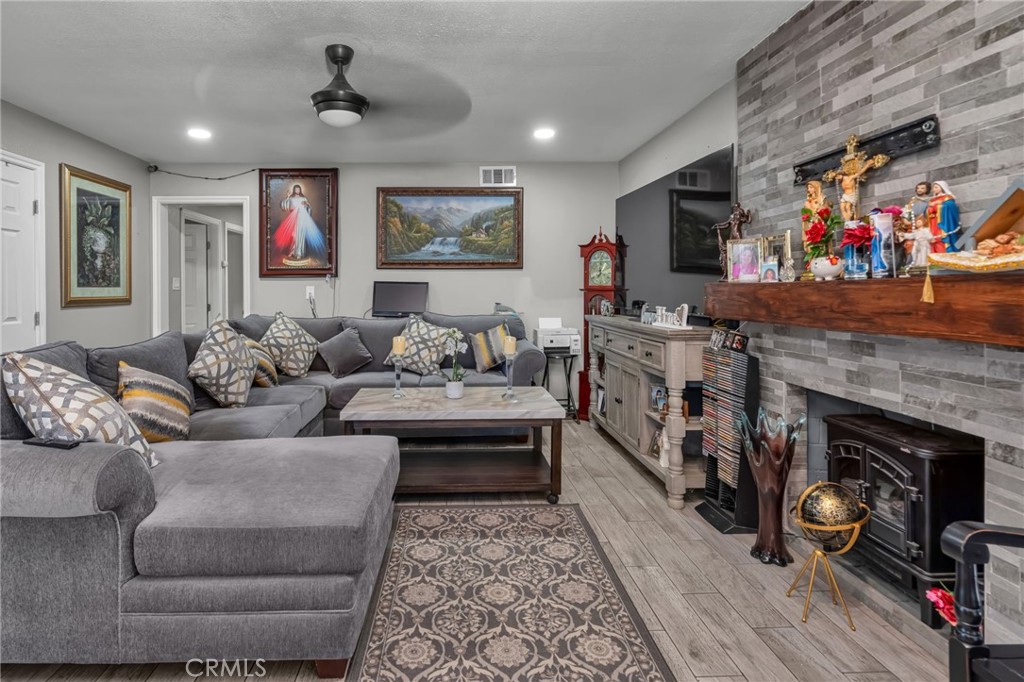 3559 Ferndale Property Photo 11