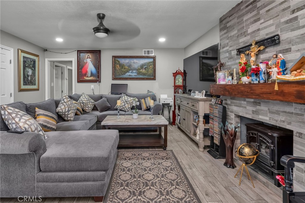 3559 Ferndale Property Photo 11