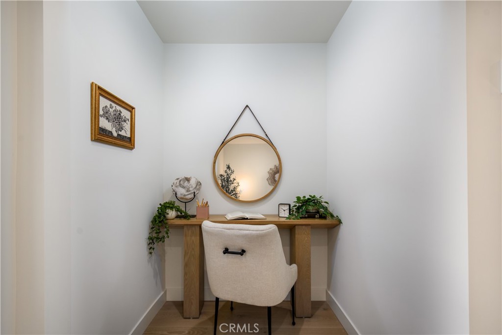 223 Howland Canal Property Photo 10