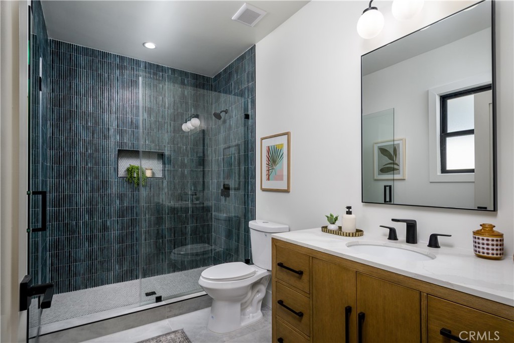 223 Howland Canal Property Photo 15